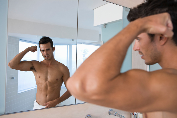 10 ejercicios para aumentar los bíceps en casa