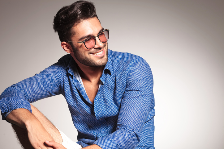 Camisas básicas en el armario de todo hombre