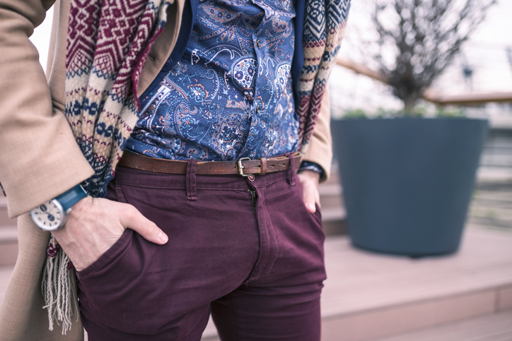 Combinar colores en ropa masculina