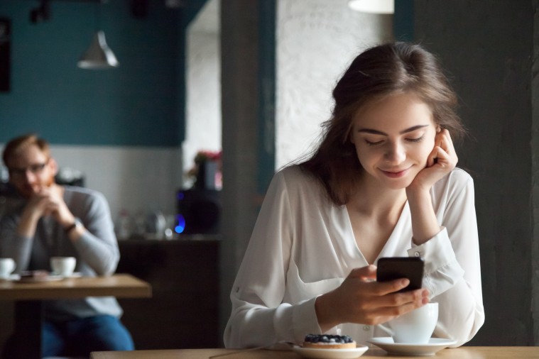 Cómo conquistar a una chica tímida